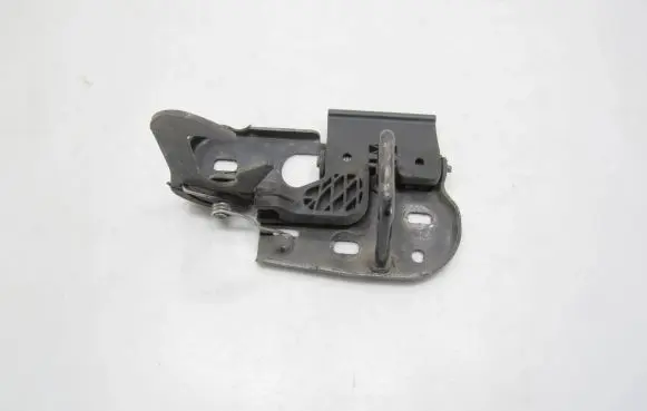 Volkswagen PASSAT B6 Engine bonnet/hood lock/latch loop/hook 3C0823480