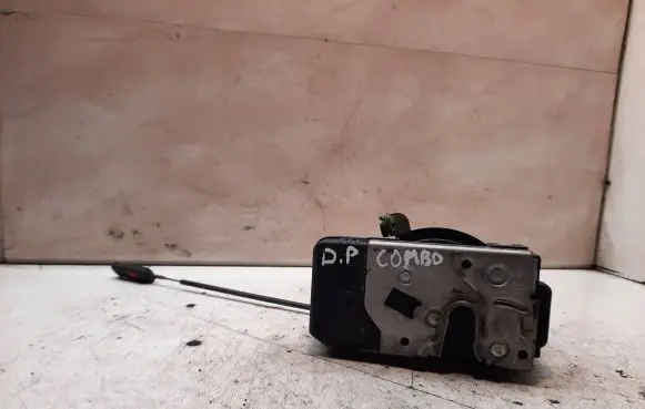 Opel Combo C Front door lock 13154792