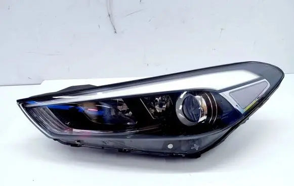 Hyundai Tucson TL Headlight/headlamp 92101D7110