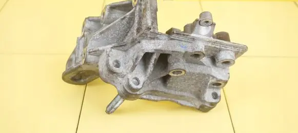 Ford Kuga II Engine mounting bracket BM5G6F001ED 27SP7
