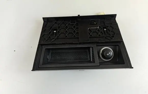 Volkswagen PASSAT B8 Ashtray (front) 3G1863284 3G186328482V KW492014