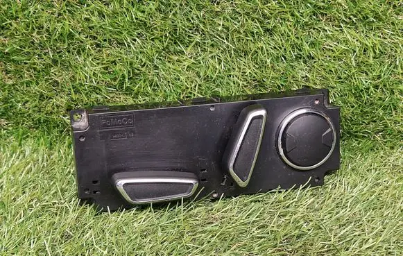 Ford Fusion II Seat control switch DG9T14B709 DG9T14B709AD35B8