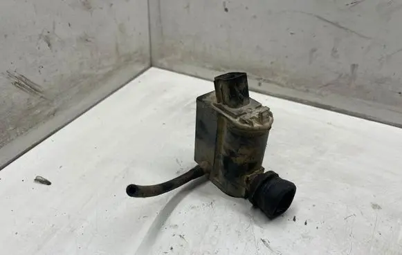 KIA Sorento Windscreen/windshield washer pump 985103E000