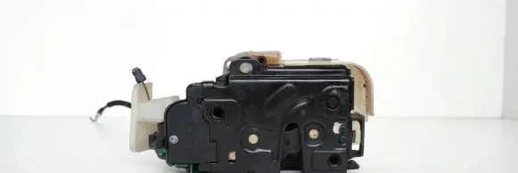 Skoda Superb B5 (3U) Front door lock