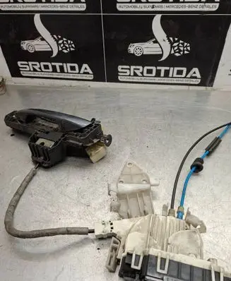 Mercedes-Benz E W212 Rear door lock A2047301335