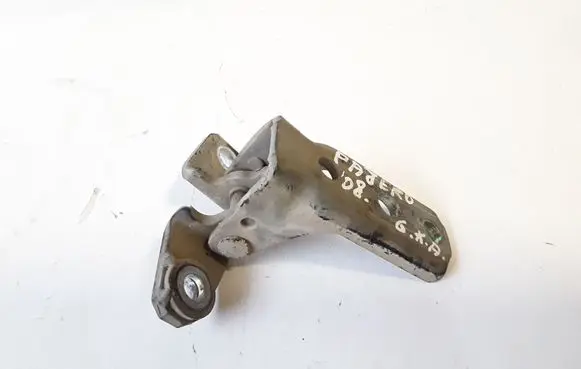 Mitsubishi Pajero Rear door lower hinge NOCODE
