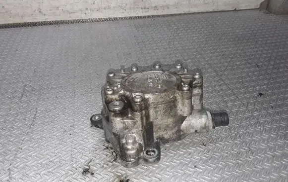 Volkswagen PASSAT B6 Vacuum pump 03G145209D