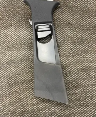 Mercedes-Benz E W212 (B) pillar trim (top) A2126900330 A2126900325