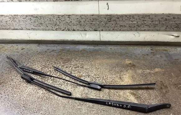 Renault Laguna III Front wiper blade arm 288810001N