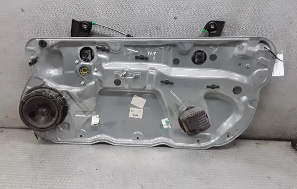 Volkswagen Polo Front door electric window regulator 6Q0837138