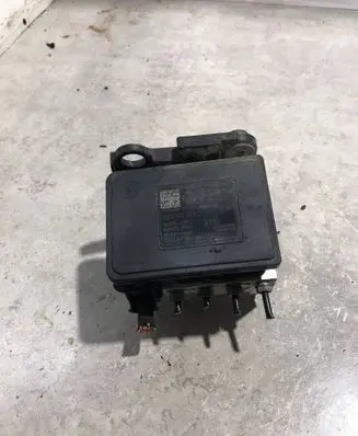 Skoda Octavia Mk3 (5E) ABS Pump 3Q0907379C 3Q0614517C