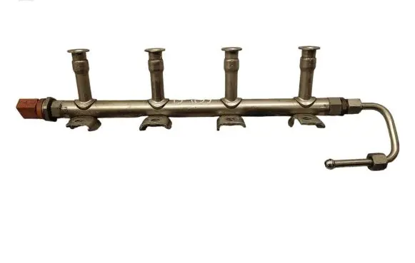 Volkswagen Beetle A5 Fuel main line pipe 03F133320C