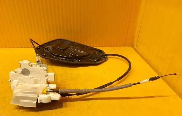 Audi Q7 4M Rear door lock 4M0839016J