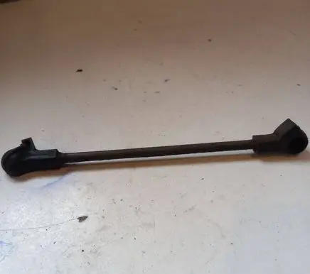 Volkswagen Golf III Gear shift cable linkage 1H0711574