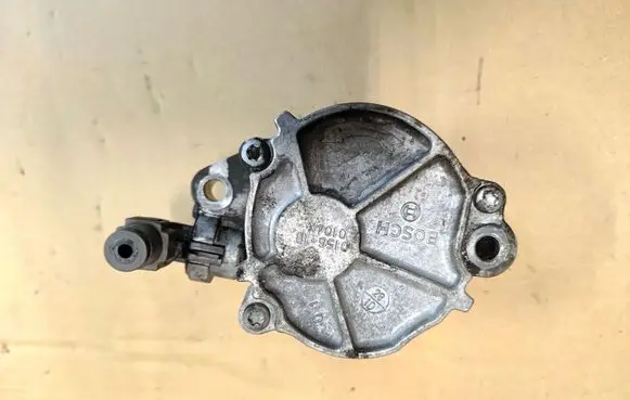 Peugeot 5008 Vacuum pump