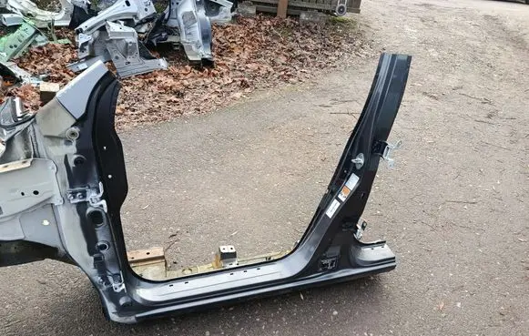 Suzuki Celerio Pillar (middle) 
