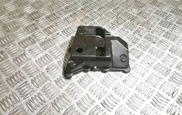 Volkswagen Golf VII Oil breather separator 04E103729