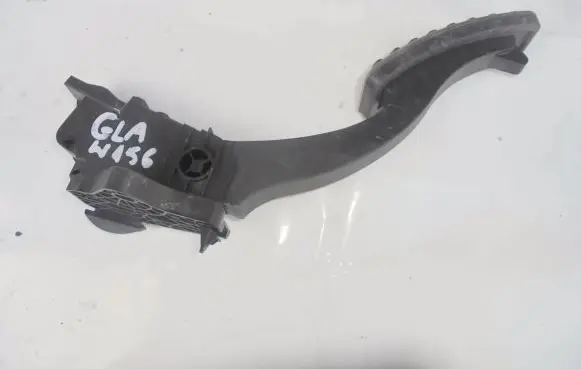 Mercedes-Benz GLA W156 Accelerator throttle pedal A2463001604