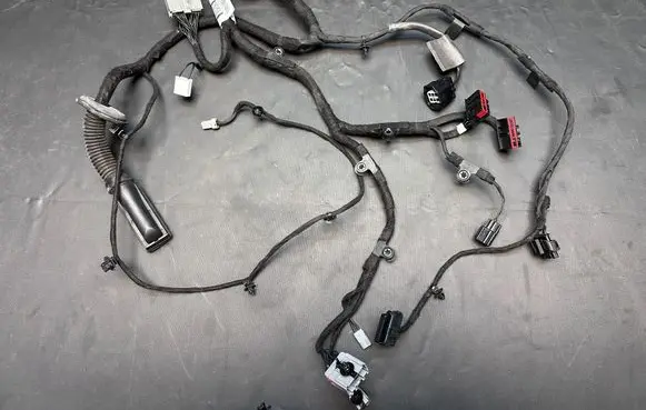 Land Rover Discovery 5 Front door wiring loom HY3214631 50150353 50154893000