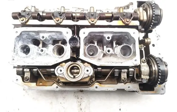 BMW 3 E92 E93 Engine head 7624776