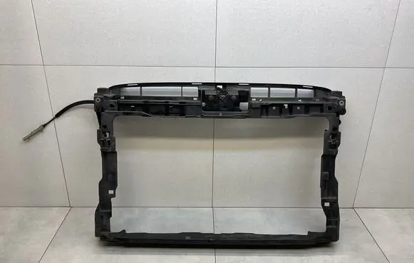 Volkswagen PASSAT B8 Radiator support slam panel 3G0805588L