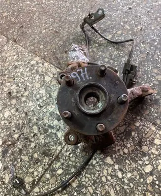 Toyota Avensis T250 Front wheel hub