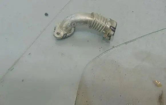 Peugeot 3008 II EGR valve line/pipe/hose