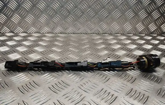 Volkswagen Touran I Fuel injector wires 038971803