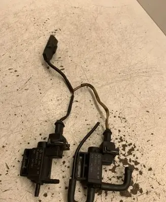 Mercedes-Benz CLS C219 Vacuum valve 0035401897 0025401897