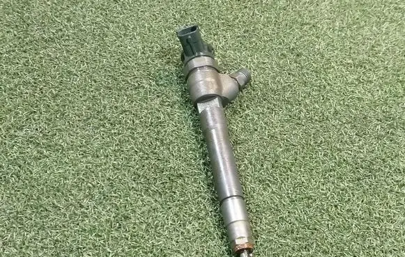 Opel Vivaro Fuel injector 0445110546 HMLGT1205R
