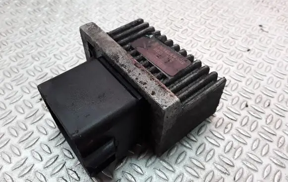 Mitsubishi Space Star Glow plug pre-heat relay 7700115078