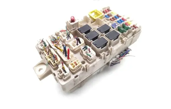 Mitsubishi L200 Fuse module 8637B255 G8C-933M-G2Z04