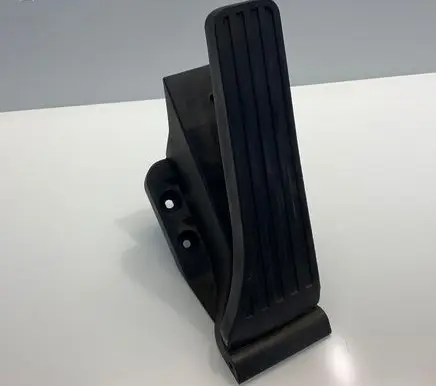 Accelerator throttle pedal