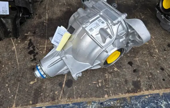 BMW X3 E83 Rear differential 8856022