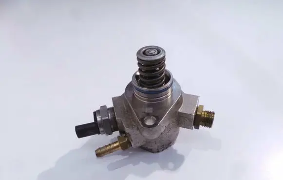 Seat Arona Fuel injection high pressure pump 04E127026BH