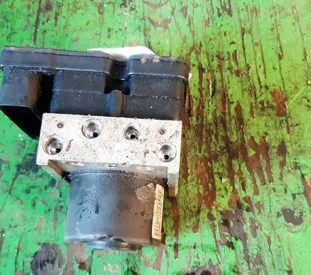 Ford Fiesta ABS Pump 4S612M110CC