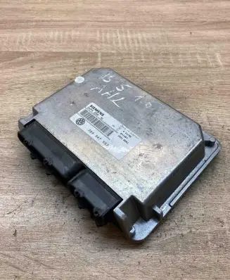 Volkswagen PASSAT B5 Engine control unit/module ECU 3B0907557 5WP425001