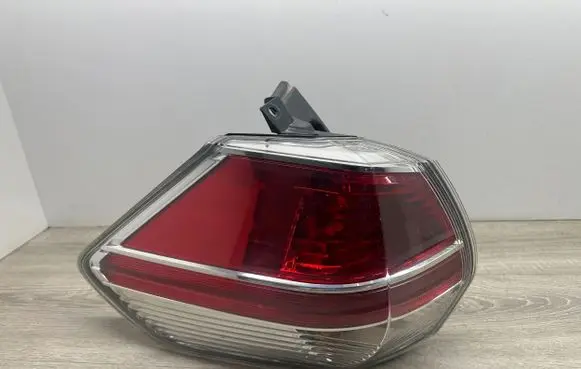 Nissan X-Trail T32 Rear/tail lights 22017939 A049628 61650123