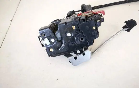 Audi A8 S8 D3 4E Rear door lock 4e0839016 pa6630