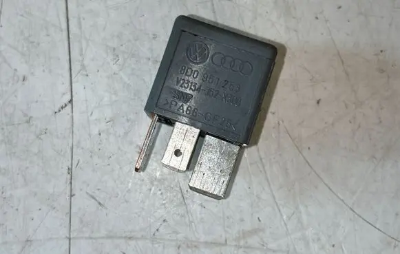 Audi A6 S6 C6 4F Other relay 8D0951253