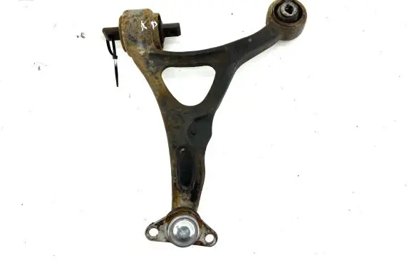 Volvo XC90 Front lower control arm/wishbone