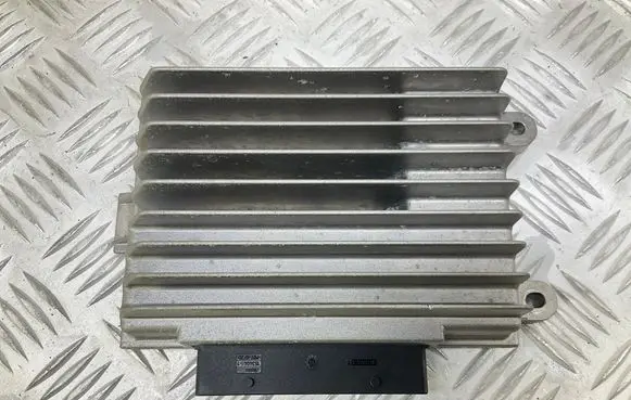Audi TT TTS Mk2 Sound amplifier 8J0035223B