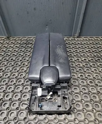 Mercedes-Benz E W212 Armrest 