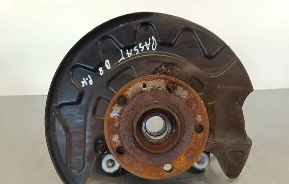 Volkswagen PASSAT B8 Front wheel hub 