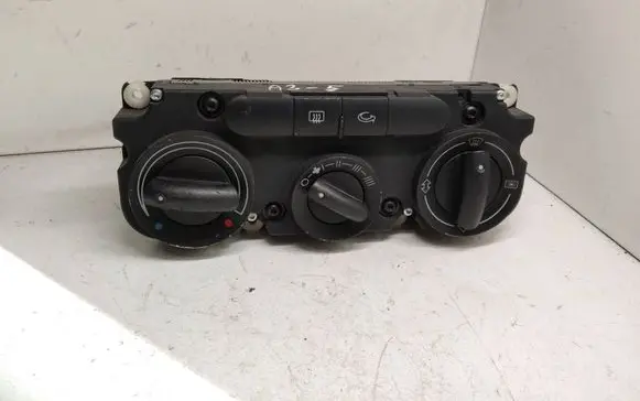 Audi A3 S3 8P Climate control unit 