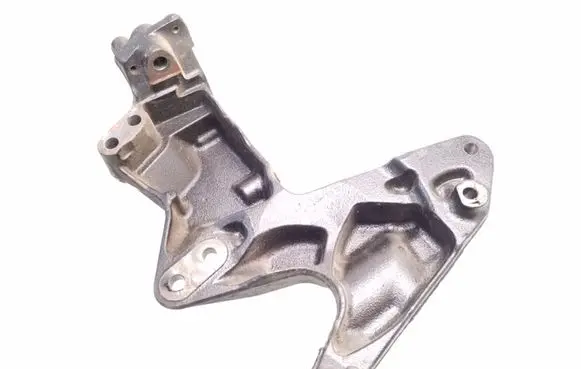 Nissan Qashqai Engine mounting bracket 112319818R