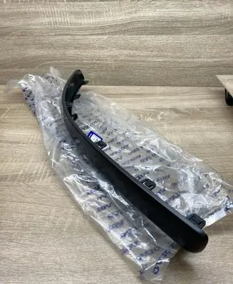 Volvo S60 Front bumper corner part panel trim 39993316 08693185
