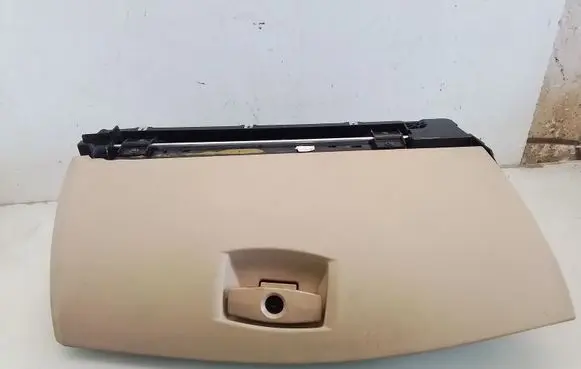 BMW 5 E60 E61 Glove box