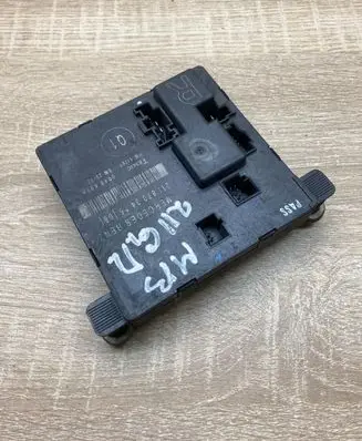 Mercedes-Benz E W211 Door control unit/module 2118703485 00406079
