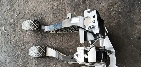 Audi A6 S6 C6 4F Pedal assembly 4F1721135